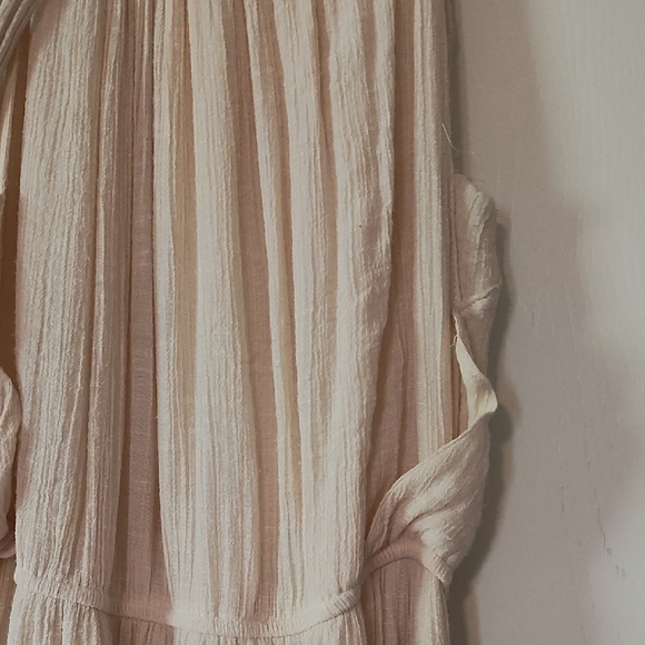 Elegant Cream Maxi Dress - Picture 3 of 4